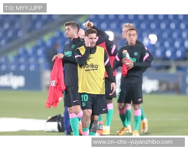 尤文图斯与巴萨首发阵容对比分析揭示两队战术布局与球员状态